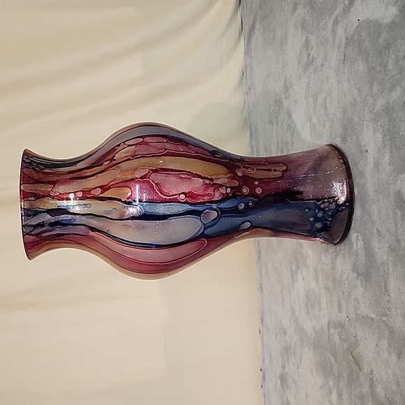 BRILLIANTLY STUNNING 14" GLASS GLITTER SWIRL VASE - Picture 5 of 8